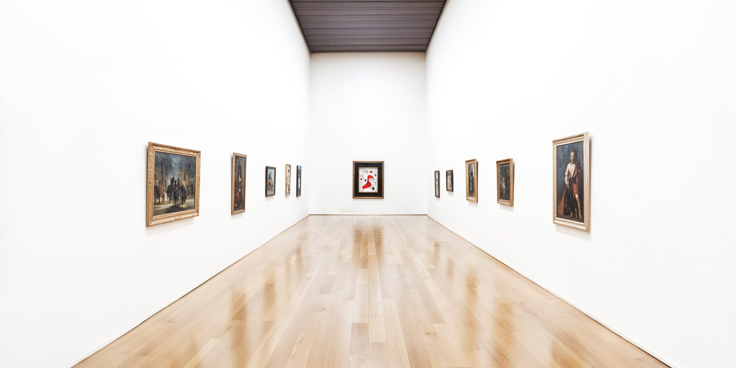 art-gallery-exhibition-with-paintings-min